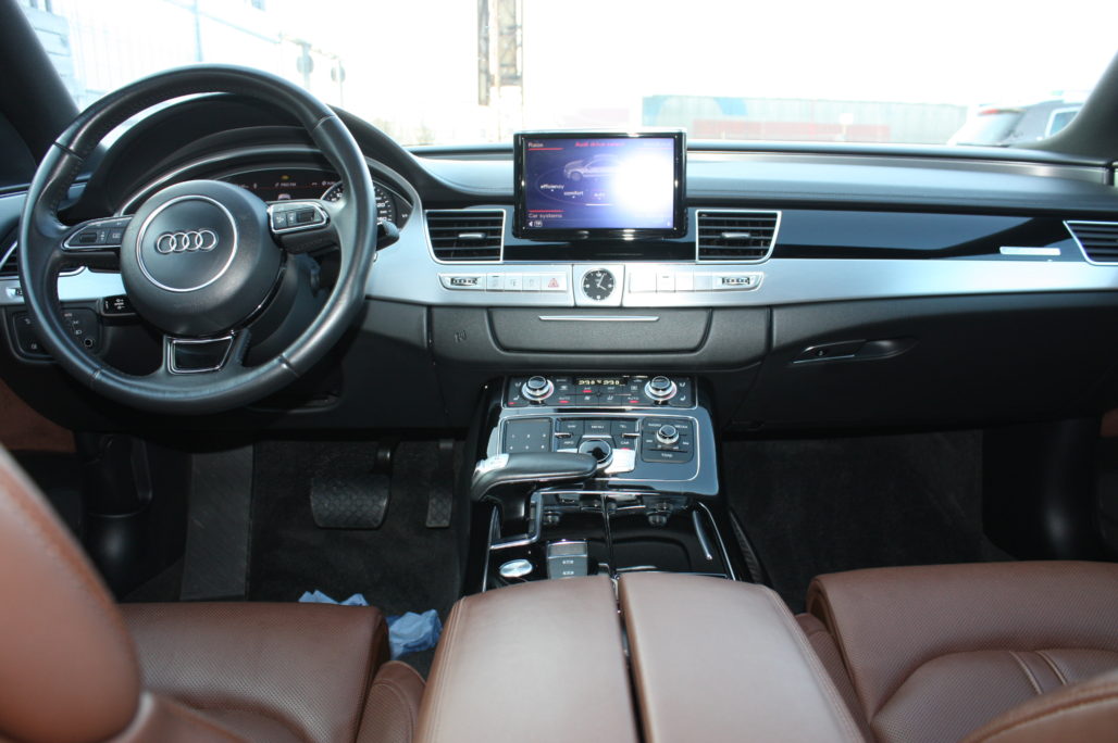 AUDI A8