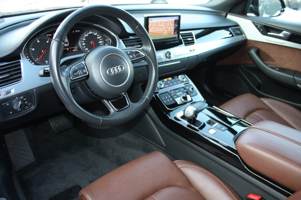 AUDI A8