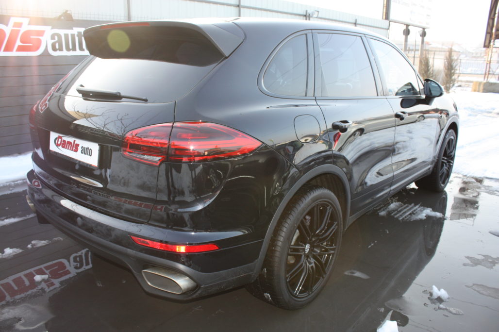 PORSCHE CAYENNE