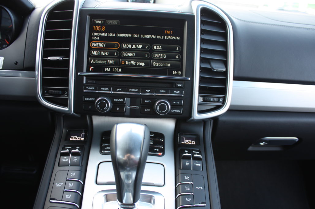 PORSCHE CAYENNE