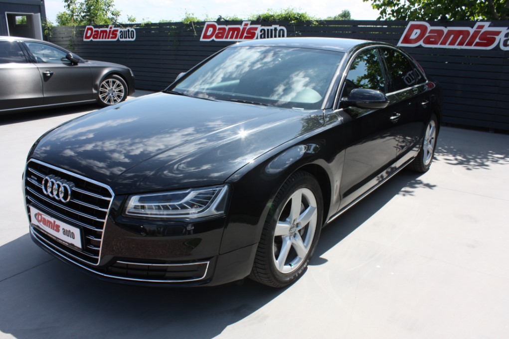 AUDI A8