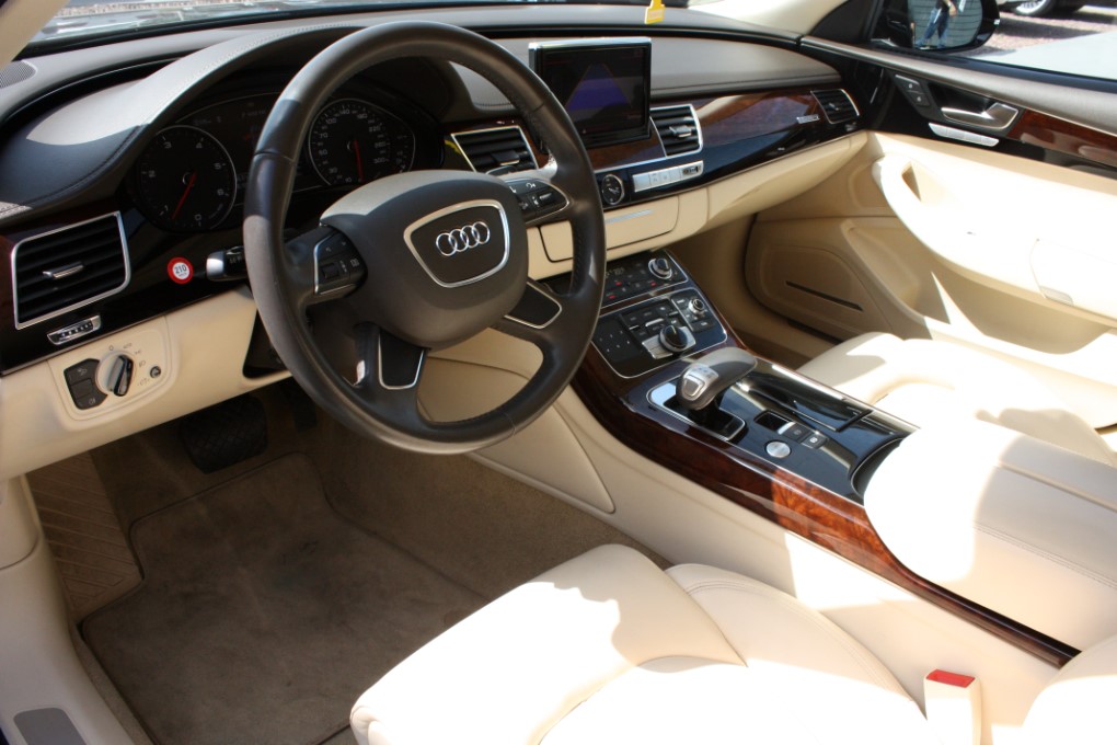 AUDI A8